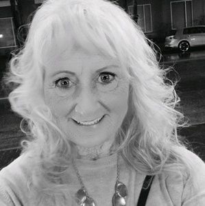 Meet your Posher, Myra